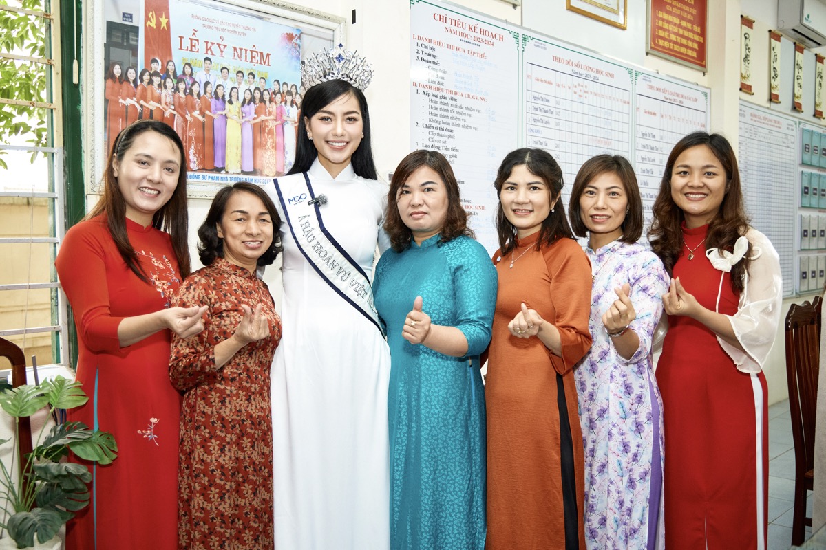 Hoàng Nhung Tân Á hậu
