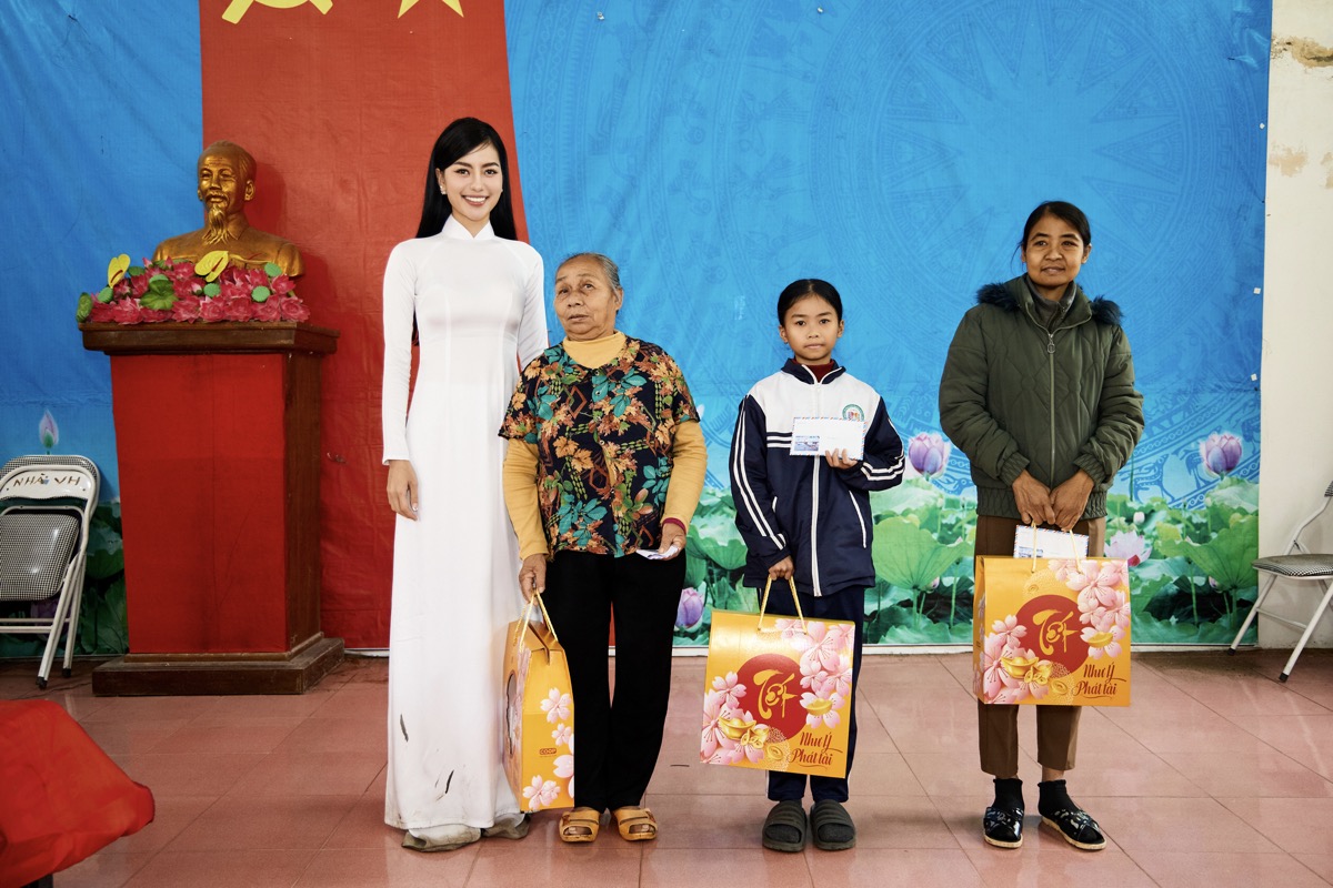 Hoàng Nhung Tân Á hậu