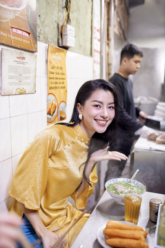 Hoàng Nhung Tân Á hậu