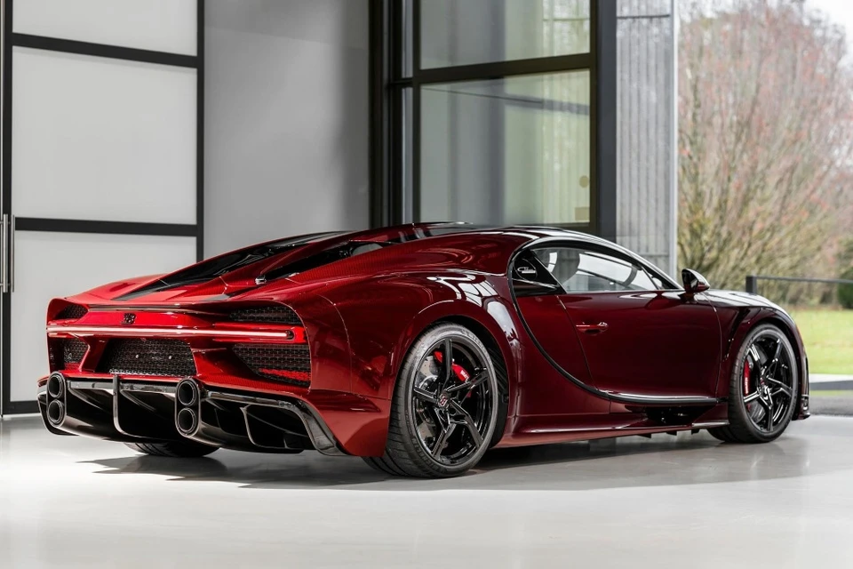 Bugatti bàn giao Chiron Super Sport lấy chủ đề năm Rồng cho một khách hàng tại Singapore