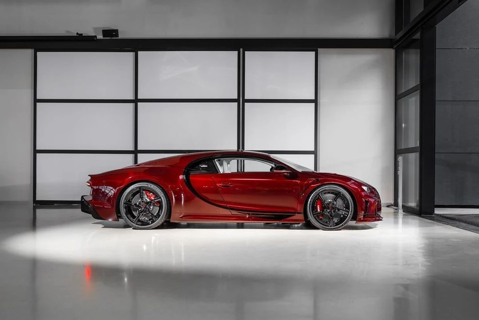 Bugatti bàn giao Chiron Super Sport lấy chủ đề năm Rồng cho một khách hàng tại Singapore