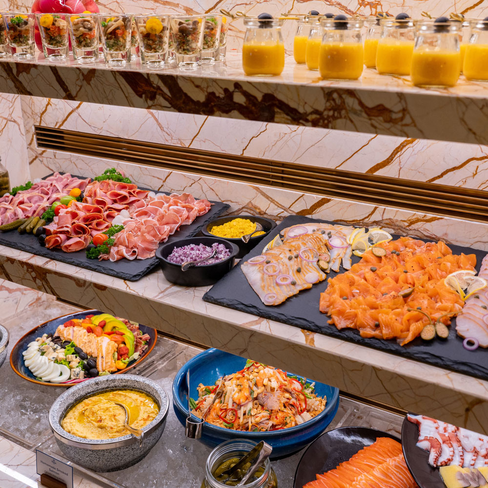The Strand tại Hilton Saigon đón khách với buffet hải sản thịnh soạn