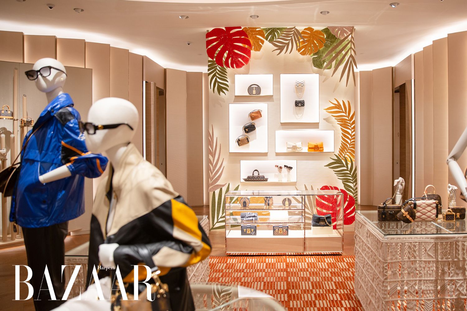 Hot check-in: Cửa hàng LV The Place Bangkok của Louis Vuitton