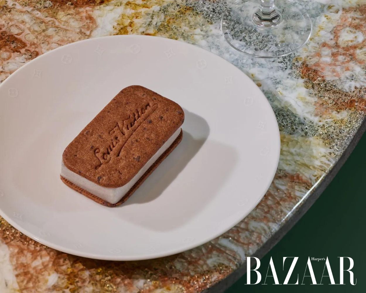 Hot check-in: Cửa hàng LV The Place Bangkok của Louis Vuitton