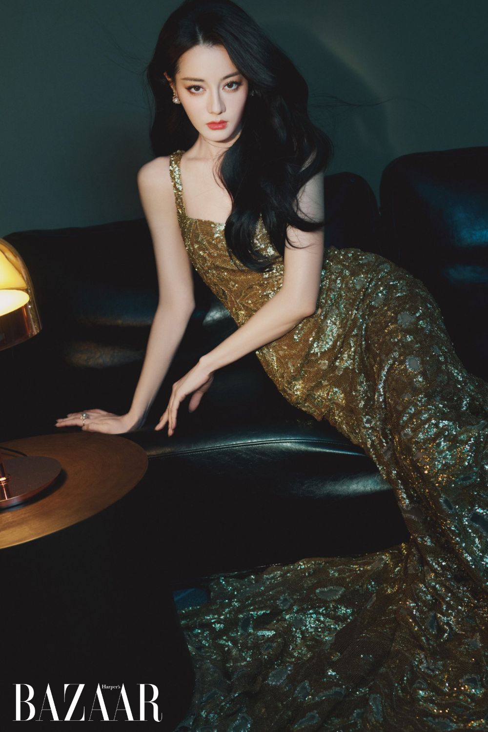 Địch Lệ Nhiệt Ba liên tục diện haute couture trong năm 2024
