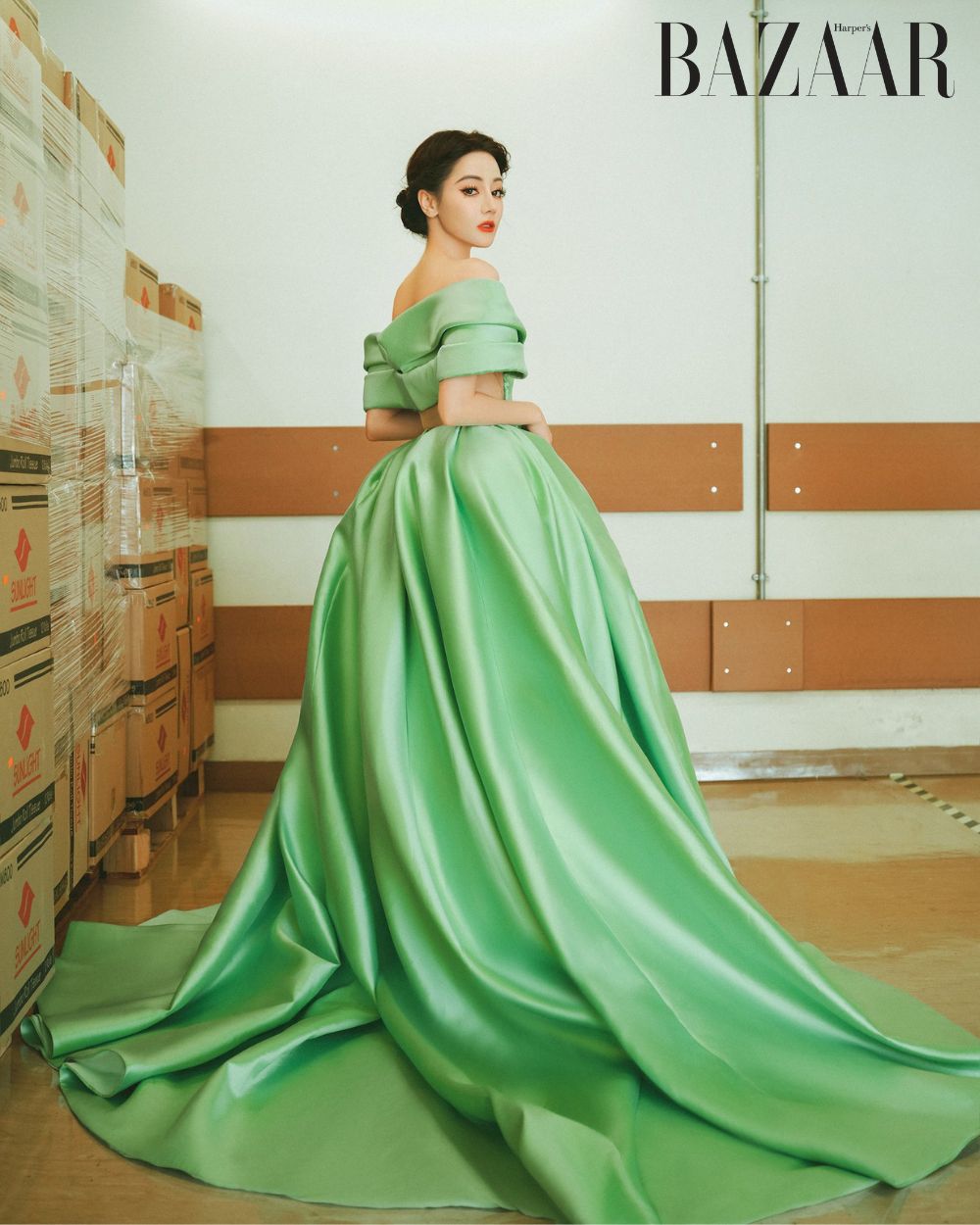 Địch Lệ Nhiệt Ba liên tục diện haute couture trong năm 2024