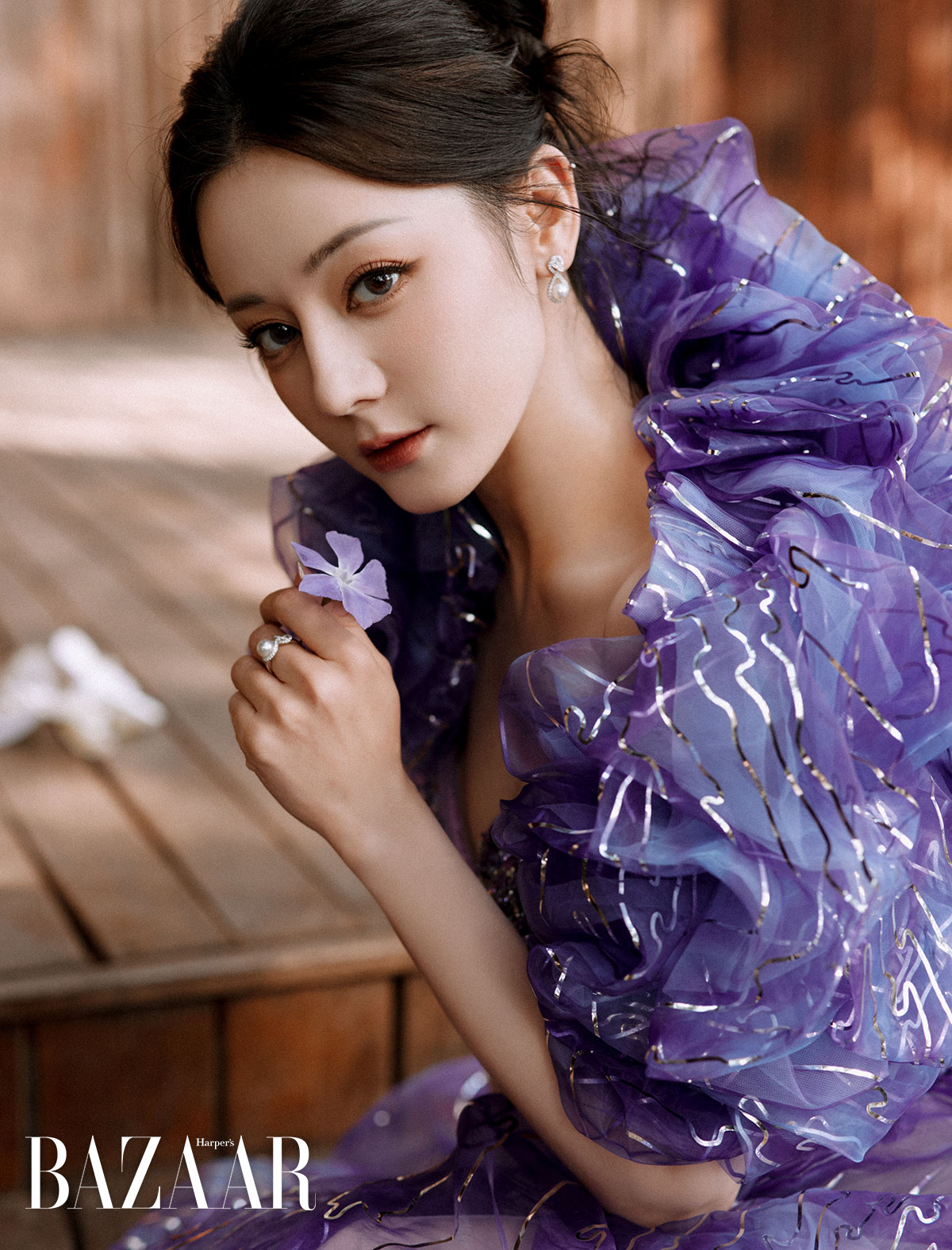Địch Lệ Nhiệt Ba liên tục diện haute couture trong năm 2024