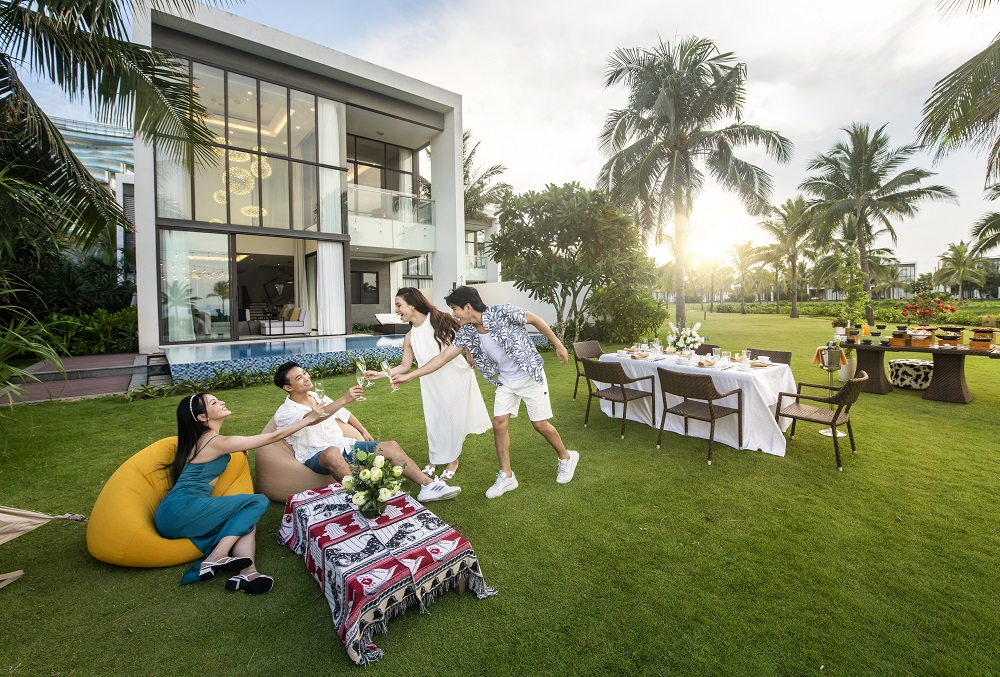 Báo cáo từ Saks: Sự lạc quan của người tiêu dùng xa xỉ tăng vọt