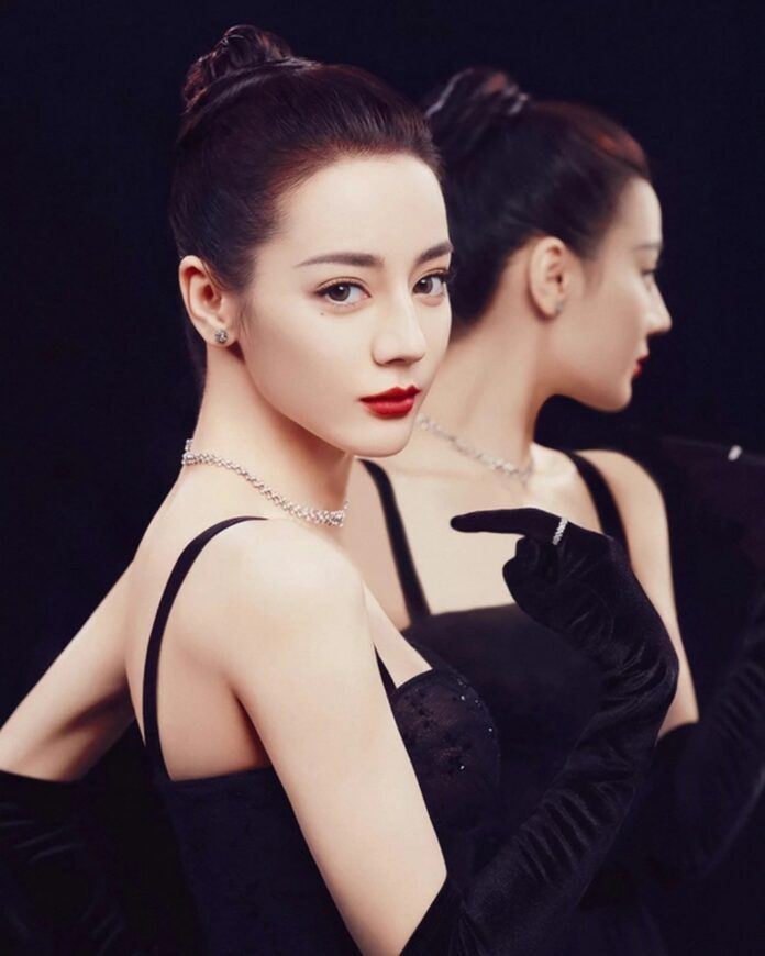 Diễn viên Địch Lệ Nhiệt Ba
