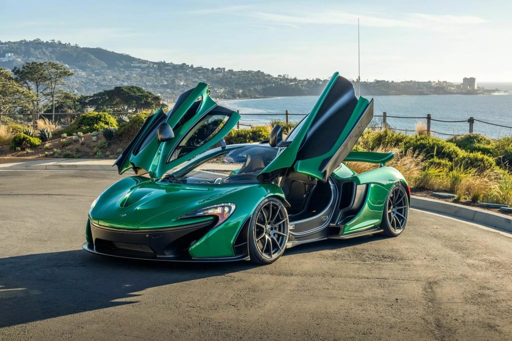 Pin của siêu xe McLaren P1 bằng giá một chiếc Porsche 911