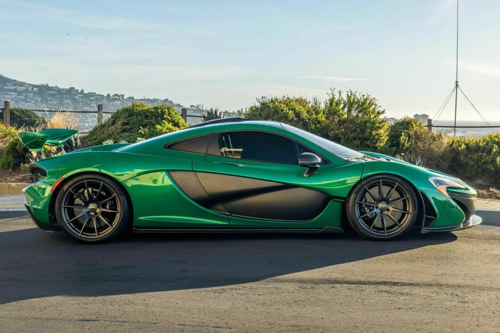 Pin của siêu xe McLaren P1 bằng giá một chiếc Porsche 911