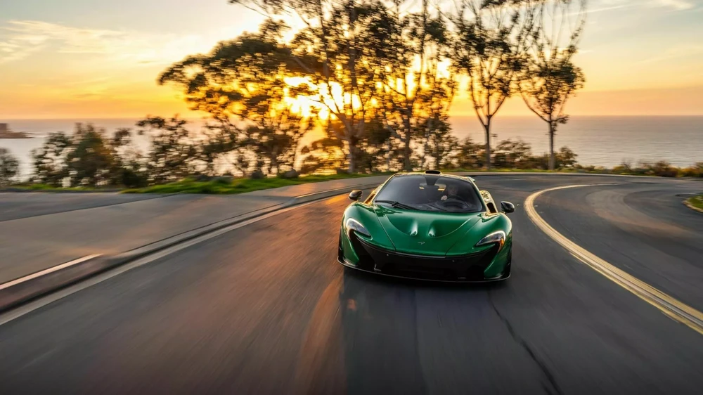 Pin của siêu xe McLaren P1 bằng giá một chiếc Porsche 911