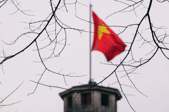 Chẳng ngờ sau một đêm ngủ say mà Hà Nội đã khoác màu áo mới