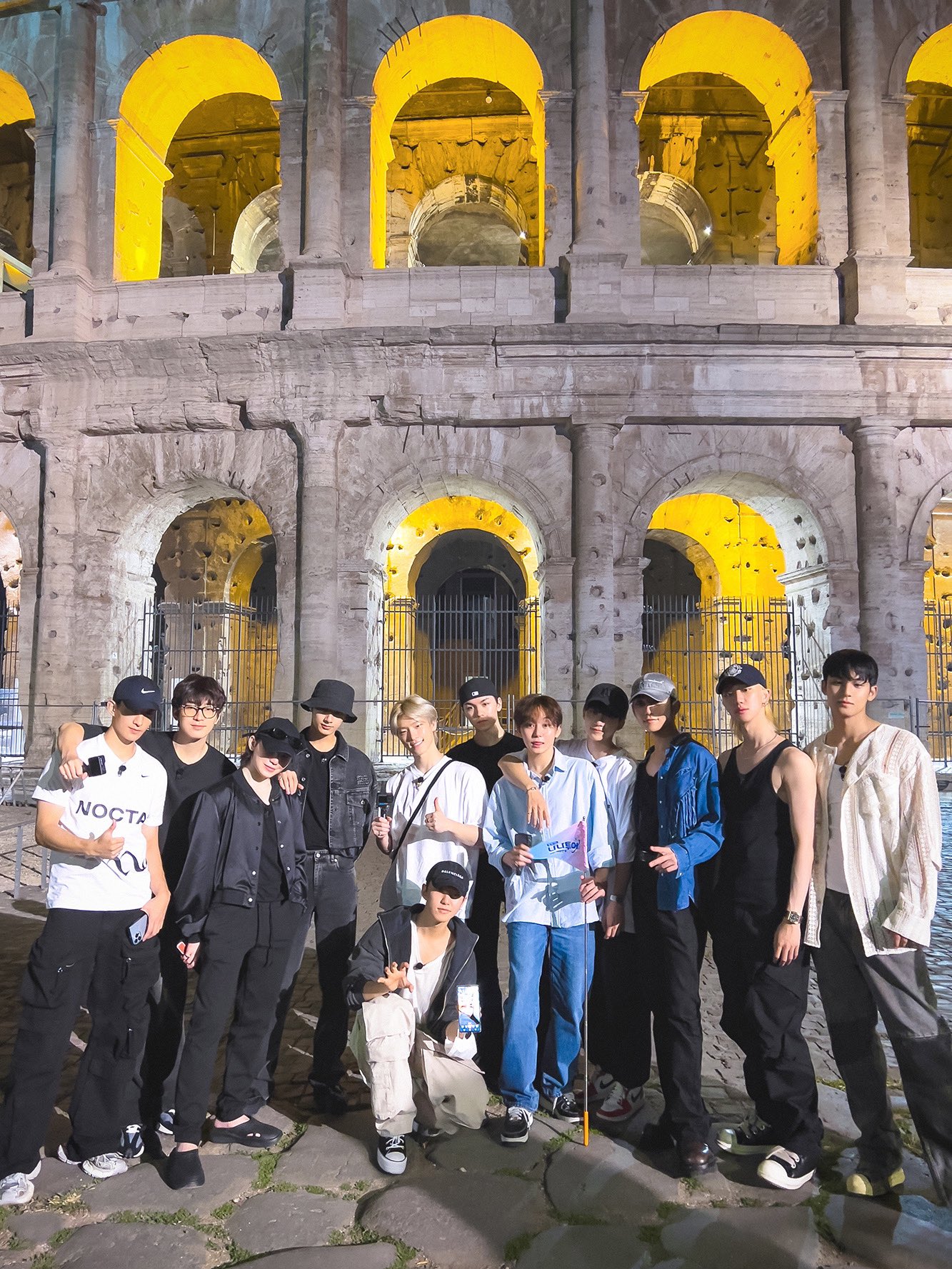 Nhóm nhạc kế nhiệm BTS cày cật lực và còn xác nhận comeback