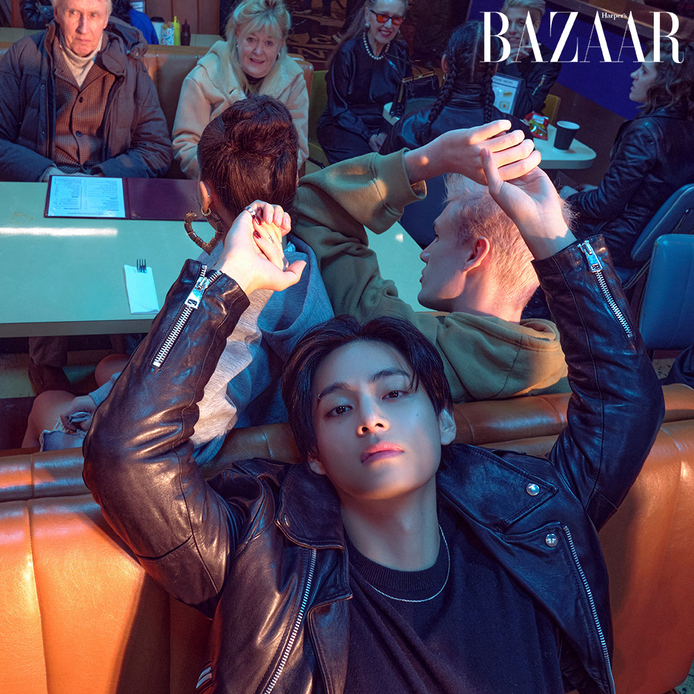 V (BTS) ra mắt MV FRI(END)S, tri ân fan trong thời gian nhập ngũ