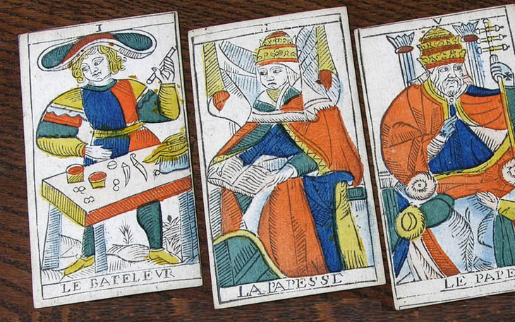 Xem tarot tại quán cafe