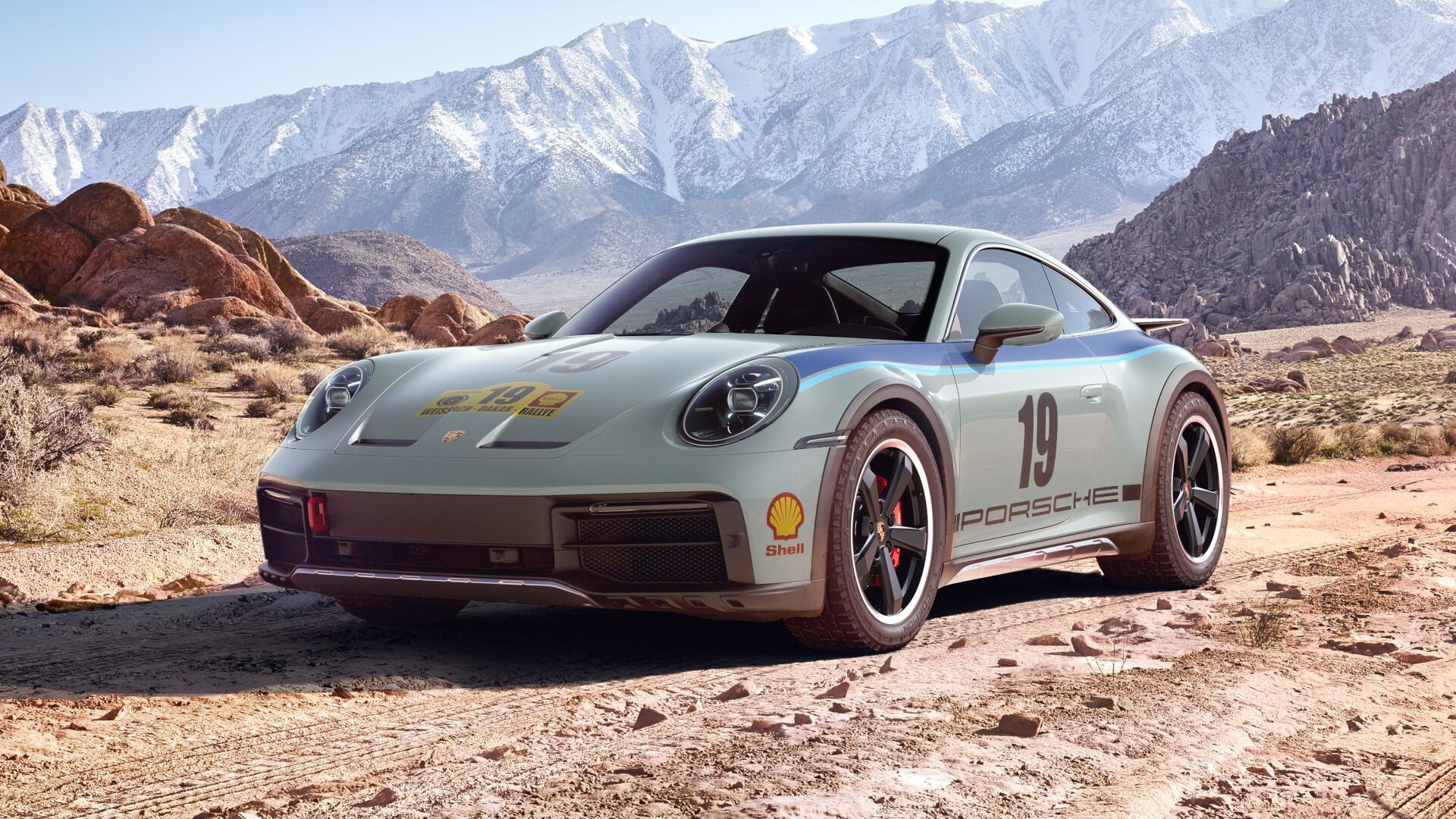Đại gia Sài Gòn mang dàn xe hơn 45 tỷ đi phượt Tây Bắc, có Porsche 911 Dakar