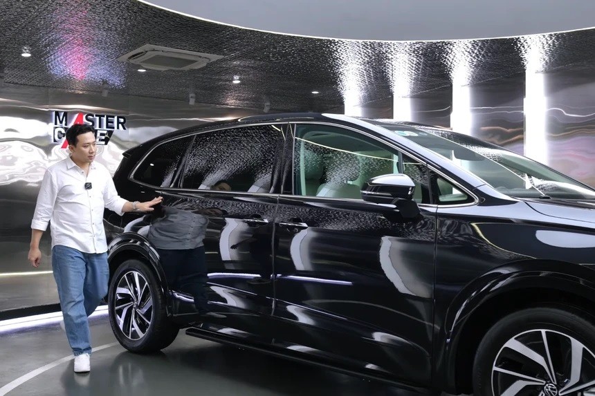 ‘Bóc giá’ xế hộp tiền tỷ Trấn Thành vừa tậu: Trang bị cực ‘khủng’, có đặc điểm xịn như Rolls-Royce