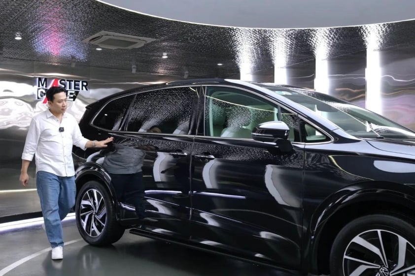 Trấn Thành tậu MPV Volkswagen Viloran, độ thêm trang bị đúng chuẩn ‘xe chủ tịch’