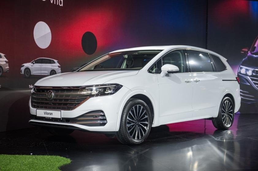 Trấn Thành tậu MPV Volkswagen Viloran, độ thêm trang bị đúng chuẩn ‘xe chủ tịch’