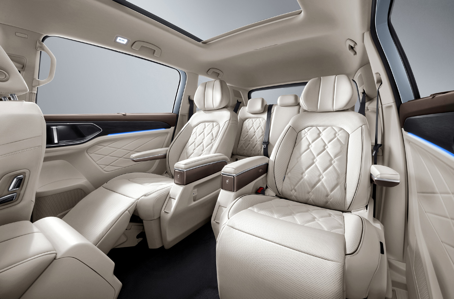 Xe mới Volkswagen Viloran gia nhập phân khúc MPV cao cấp ở Việt Nam
