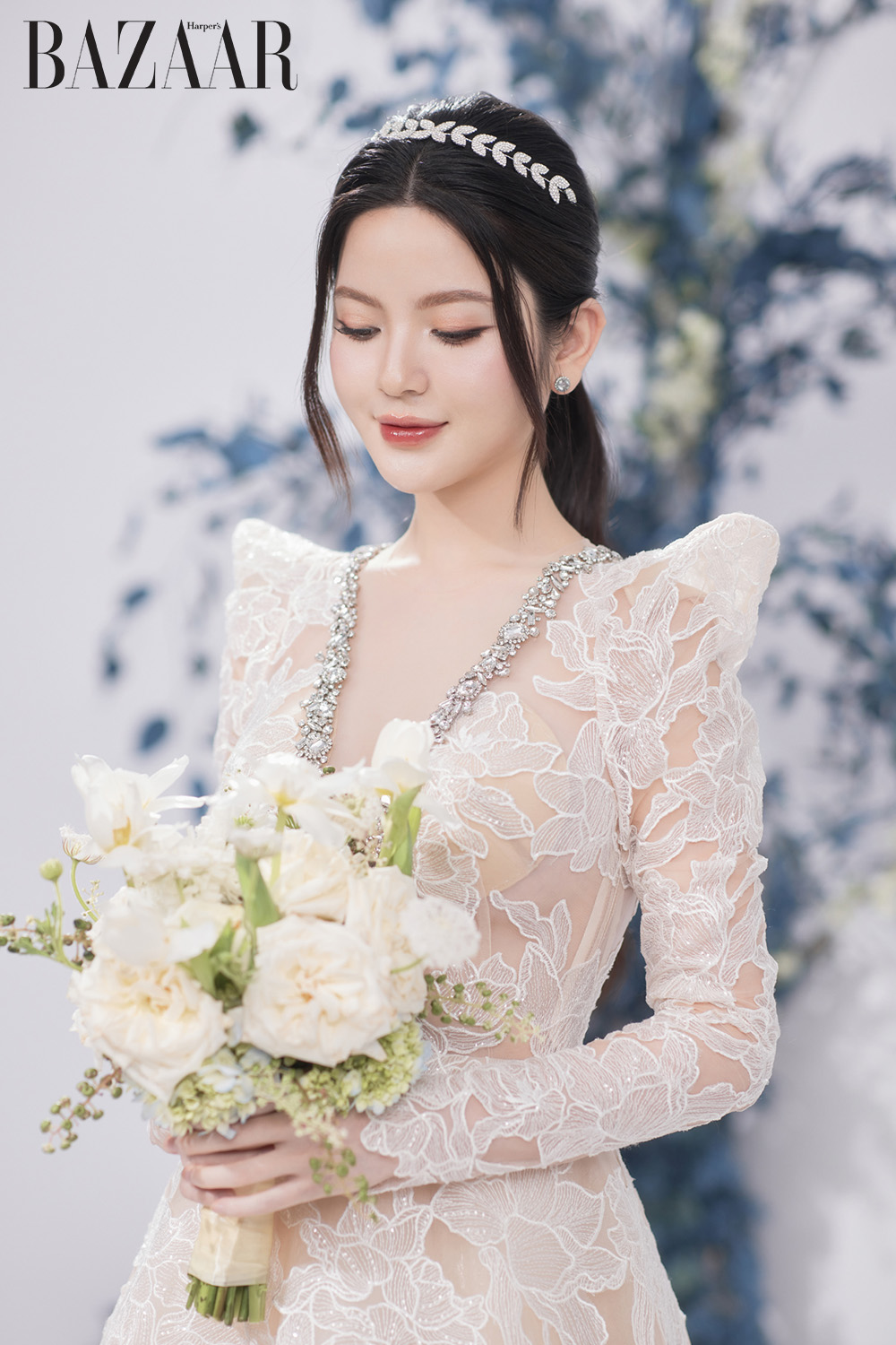 Bà xã cầu thủ Quang Hải mặc đầm cưới nào trong bộ ảnh cưới?