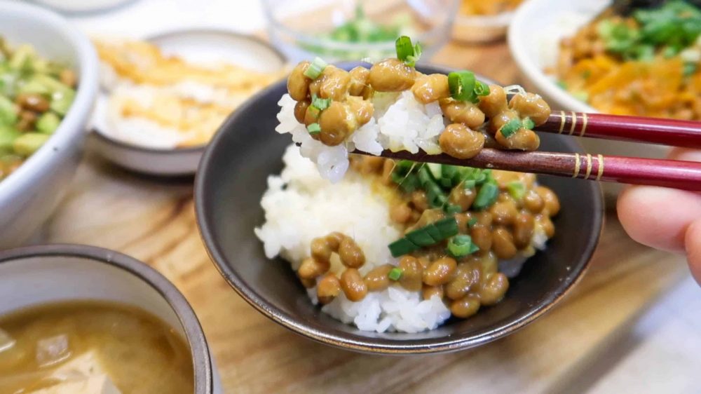 Natto, món ăn sáng và ăn xế giàu dinh dưỡng từ Nhật Bản