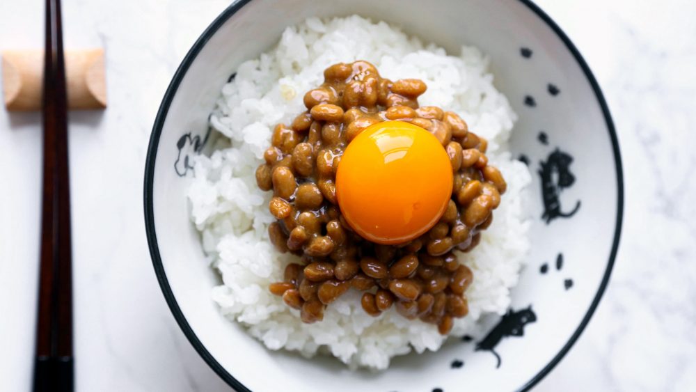Natto, món ăn sáng và ăn xế giàu dinh dưỡng từ Nhật Bản