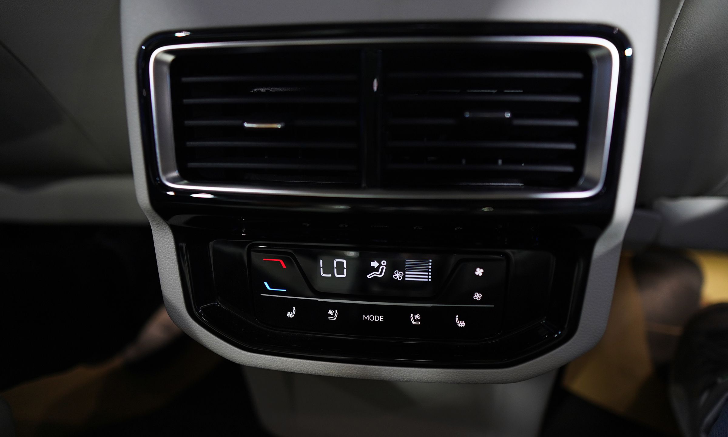 Xe mới Volkswagen Viloran gia nhập phân khúc MPV cao cấp ở Việt Nam