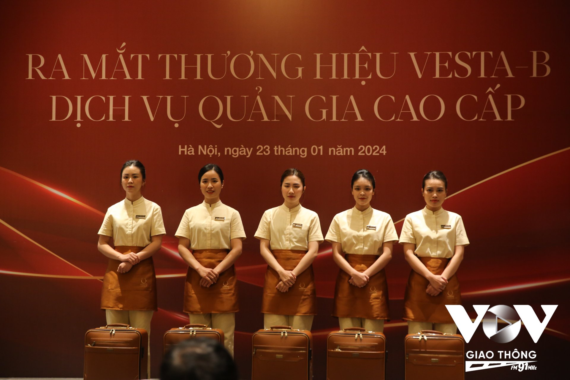 Đội ngũ quản gia cao cấp vừa hoàn thành khóa đào tạo của Vesta B