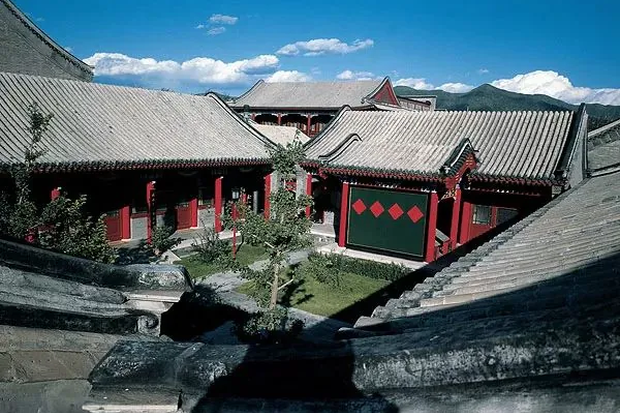 Chiêm ngưỡng căn "tứ hợp viện" 300 tỷ của "Kế Hoàng hậu" Châu Tấn