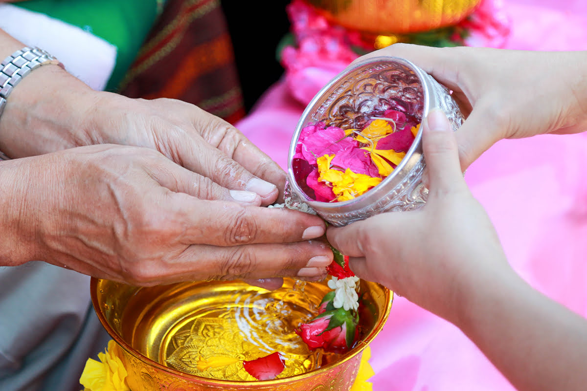  Lễ hội té nước Songkran