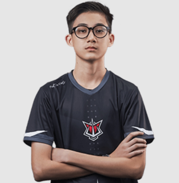 "Bạn trai" kém 10 tuổi của Thiều Bảo Trâm: Từng là game thủ, visual lúc nhỏ thế này bảo sao dậy thì thành công!