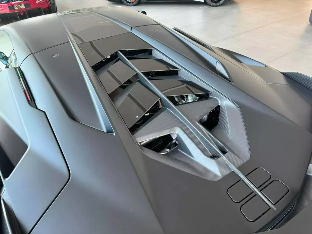 Siêu phẩm Lamborghini Sian của Hoàng Kim Khánh sẽ lại được nhập về Campuchia như Koenigsegg Regera và McLaren Senna?