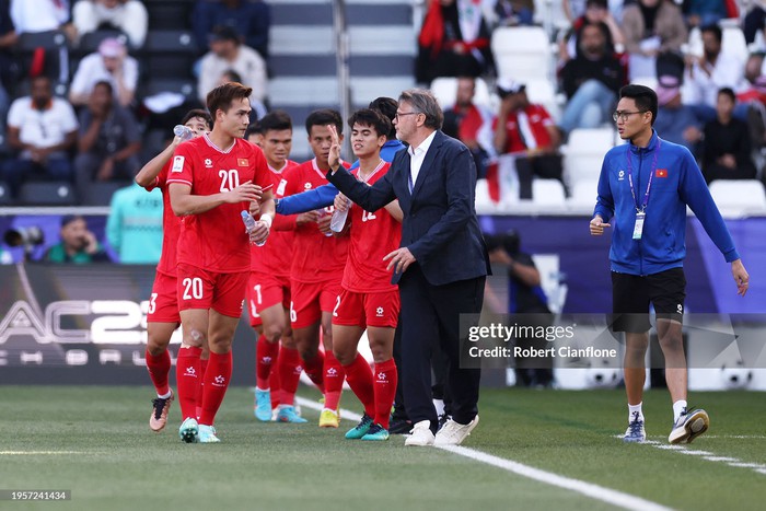 HLV Philippe Troussier là ai, tiêu sử thế nào?