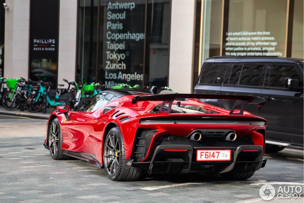 Siêu xe Ferrari SF90 XX Stradale