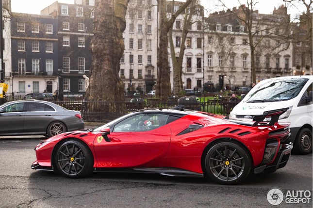 Siêu xe Ferrari SF90 XX Stradale