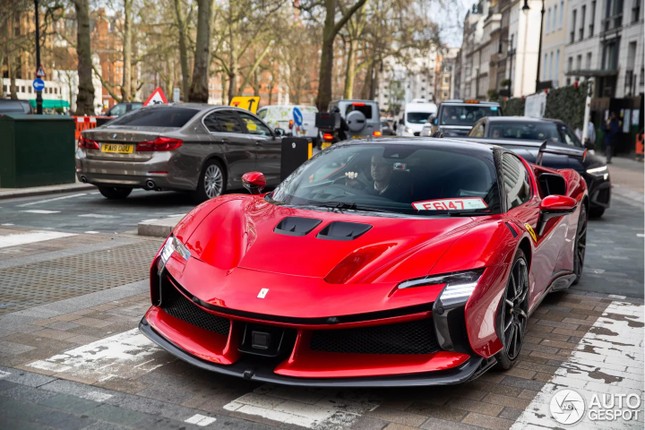 Siêu xe Ferrari SF90 XX Stradale