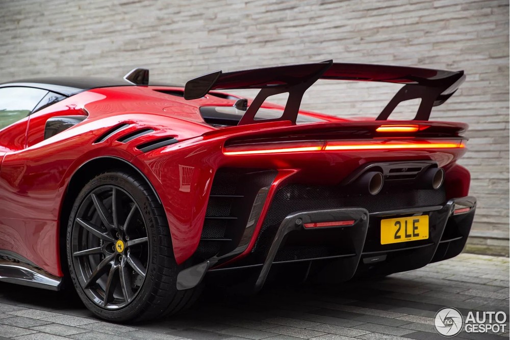 Siêu xe Ferrari SF90 XX Stradale