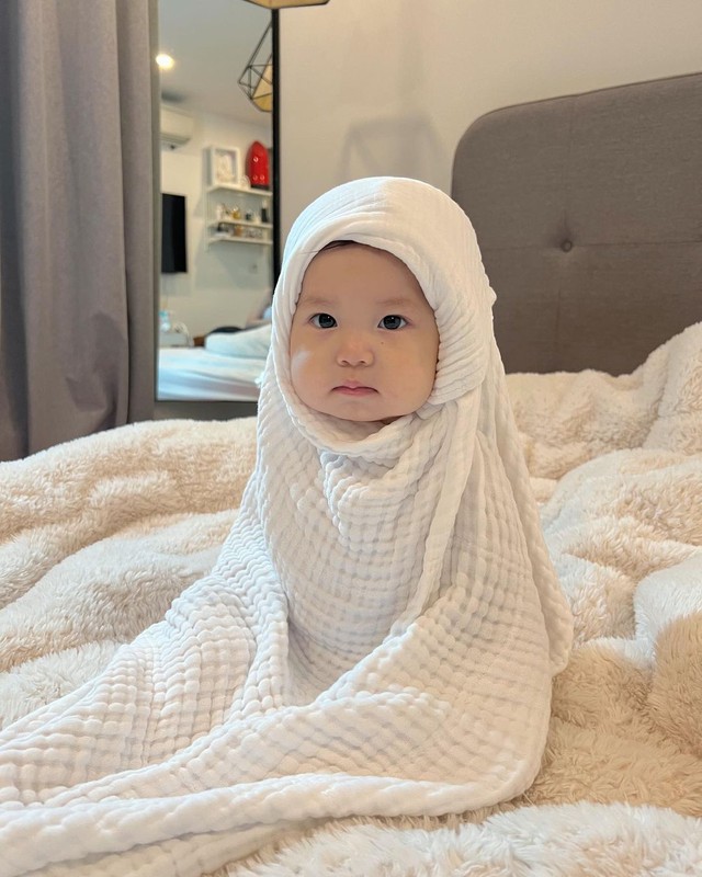 Cháu gái tập đoàn may mặc - Pam Yêu Ơi cán mốc 1 triệu followers trên Instagram: Loạt ảnh ăn mừng độc lạ!