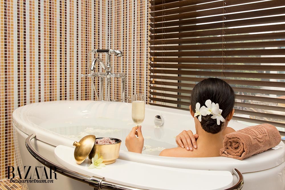 Gợi ý chọn quà 8/3 thời trang cho 12 con Giáp