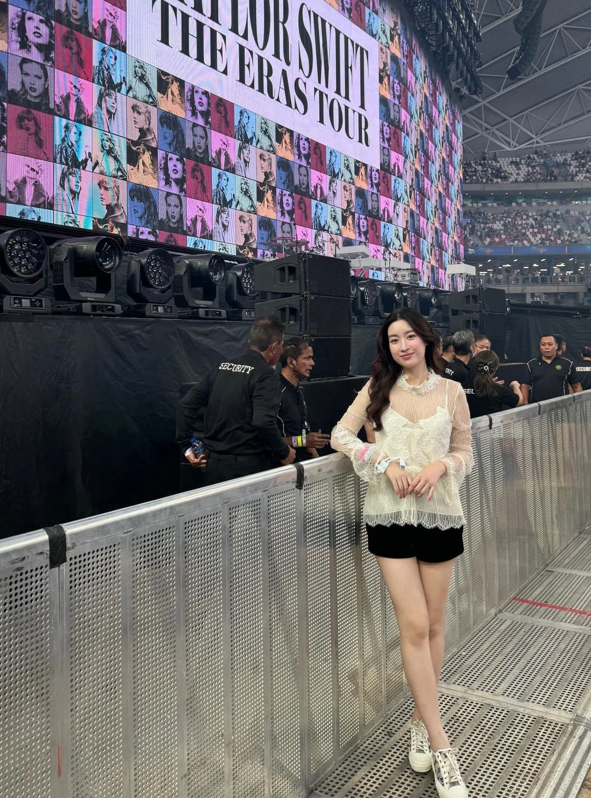 Sao Việt mặc gì đi xem show Taylor Swift