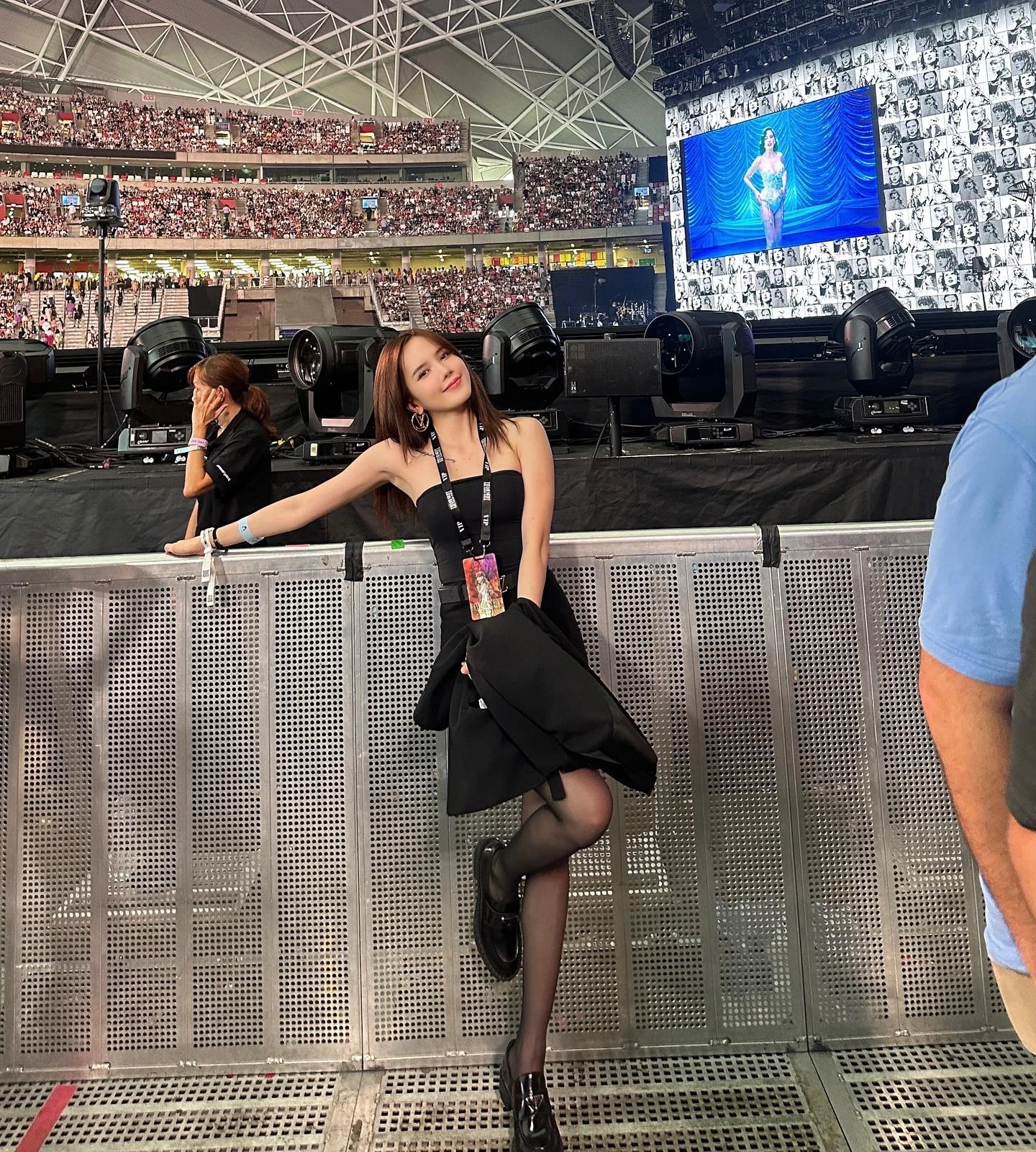 Sao Việt mặc gì đi xem show Taylor Swift