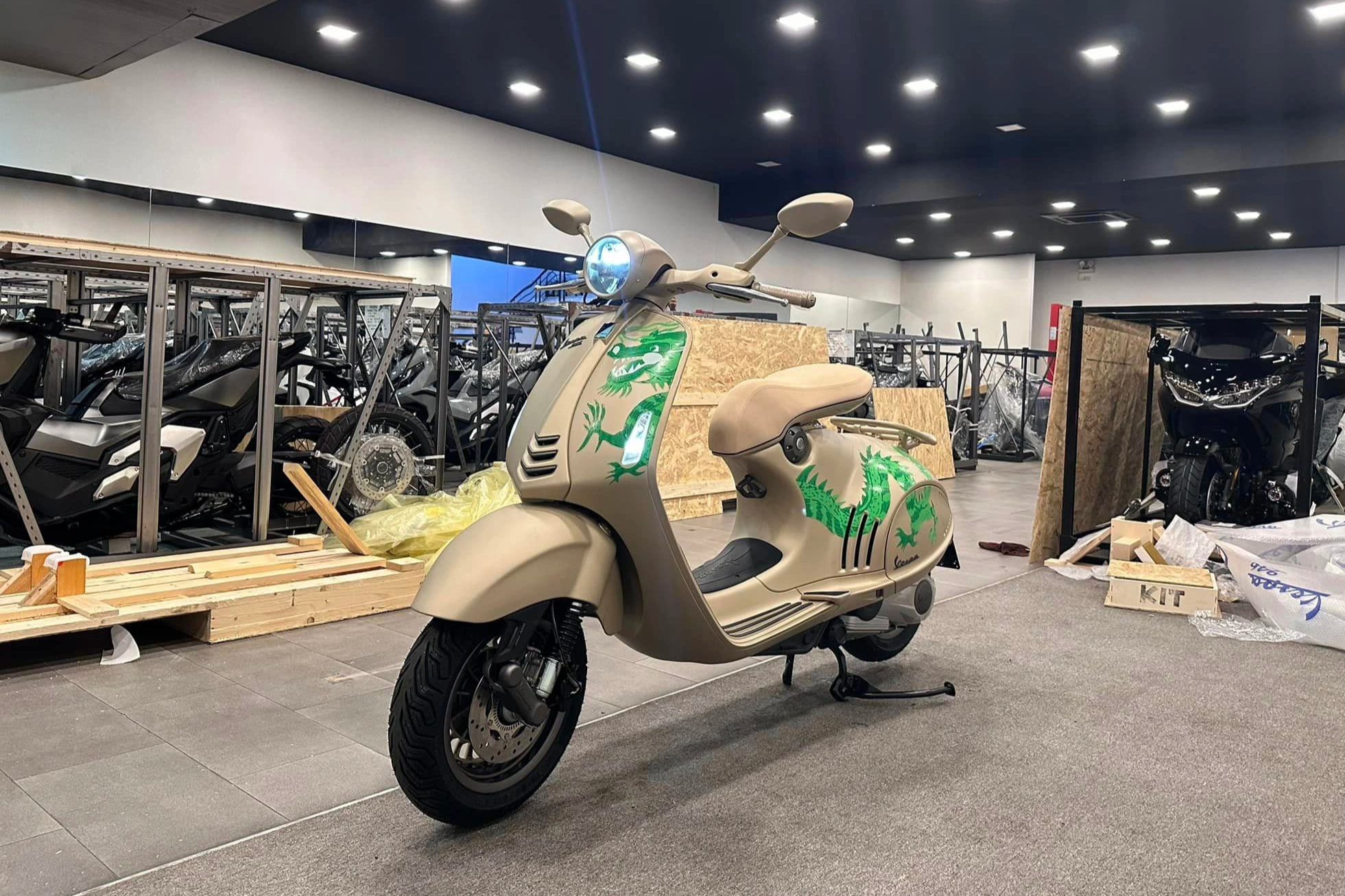 Vespa 946 Dragon