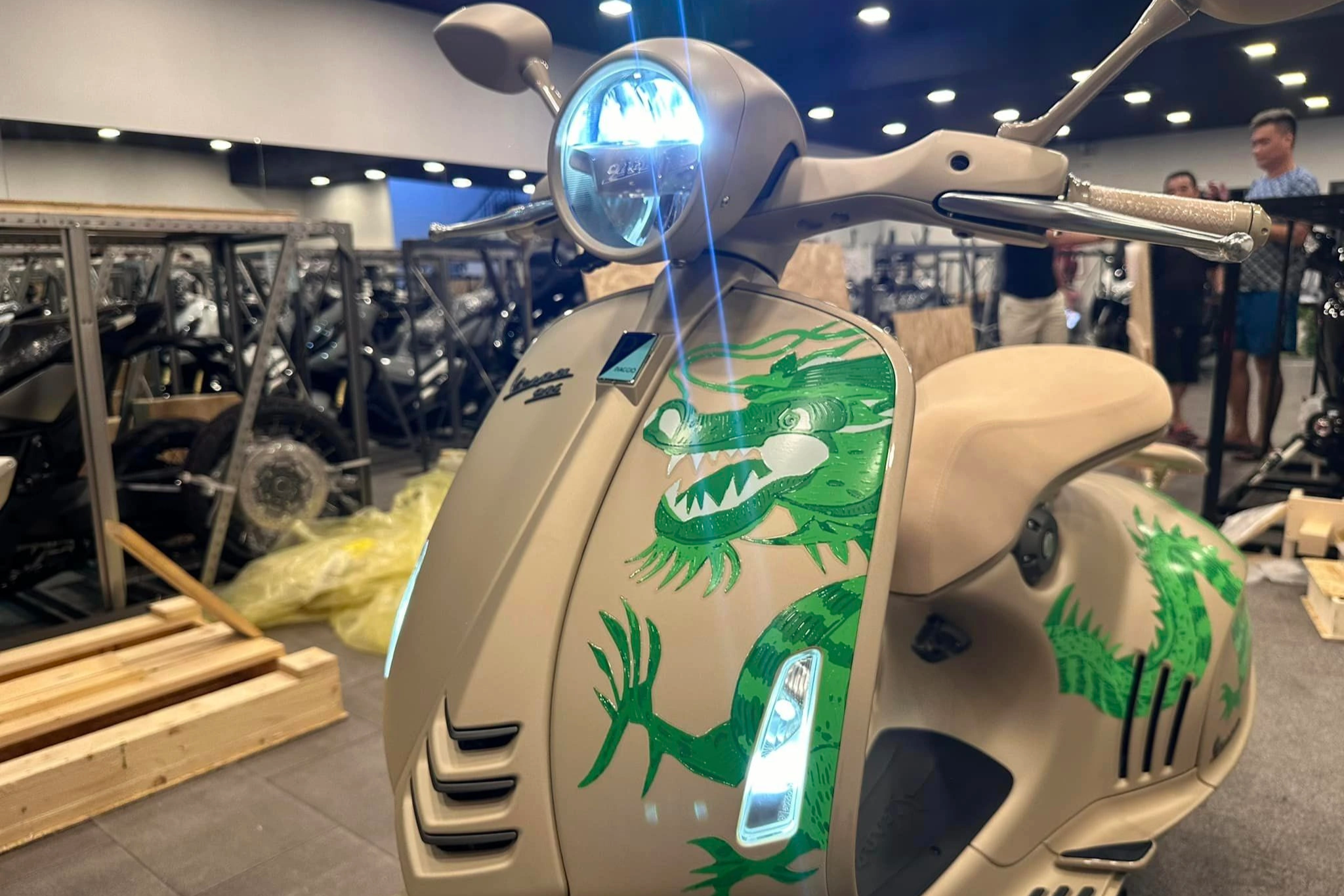 Vespa 946 Dragon