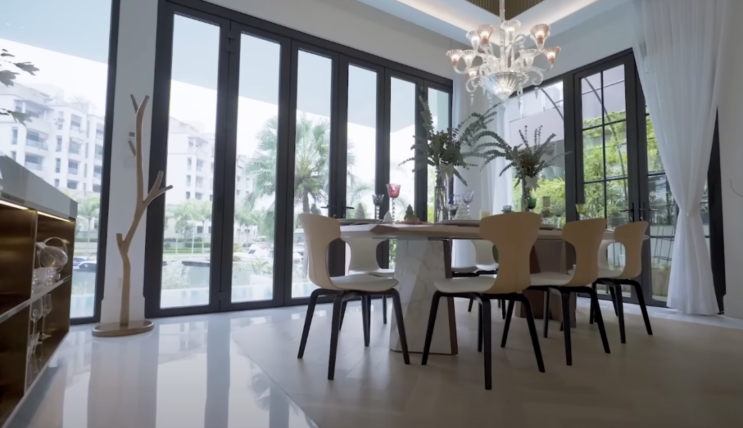 ''Bà hoàng Hermes'' tiếp tục ''đập hộp'' dinh thự rộng gần 750m2 ở Singapore: riêng phòng tắm và nhà bếp được ốp đá cẩm thạch quý hiếm