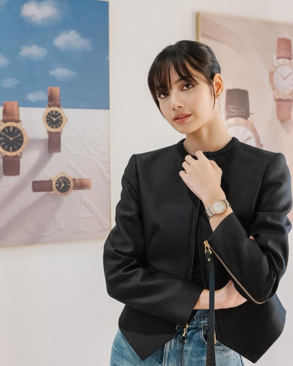 Lisa diện trang phục Louis Vuitton