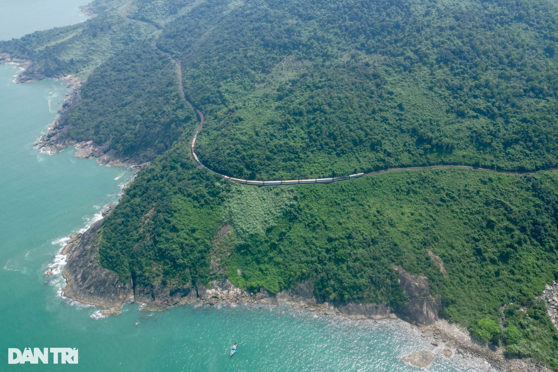 Tàu du lịch Huế - Đà Nẵng