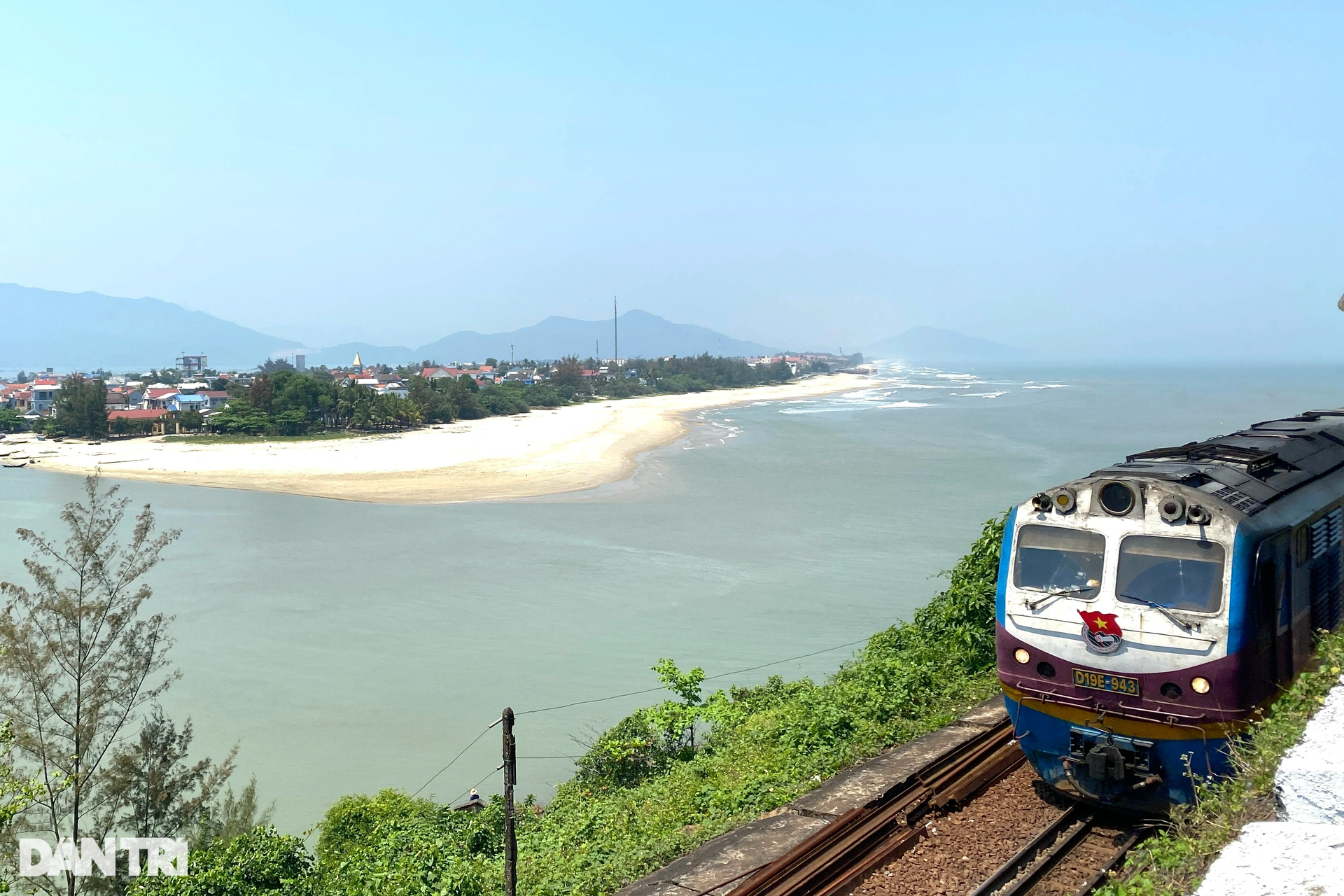 Tàu du lịch Huế - Đà Nẵng