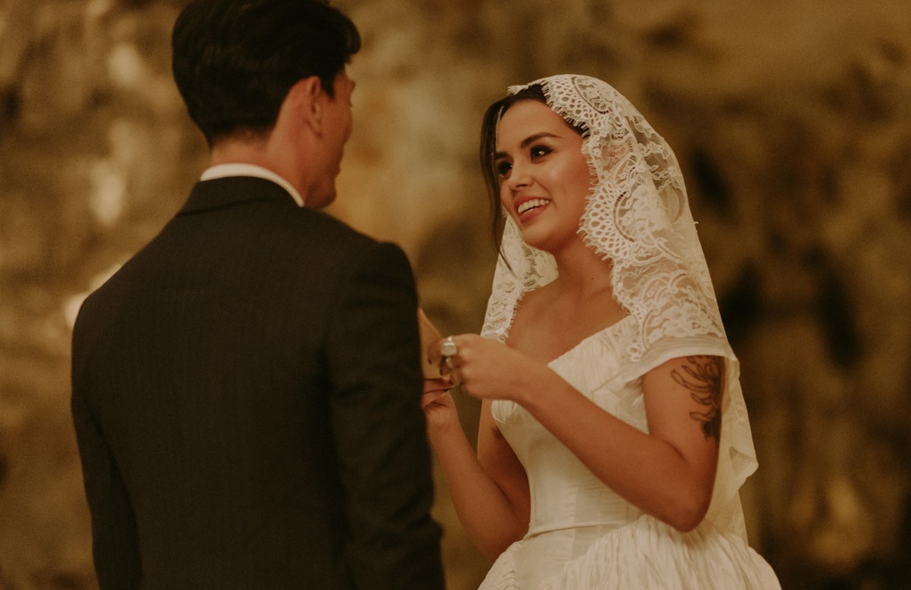Đám cưới trong hang động